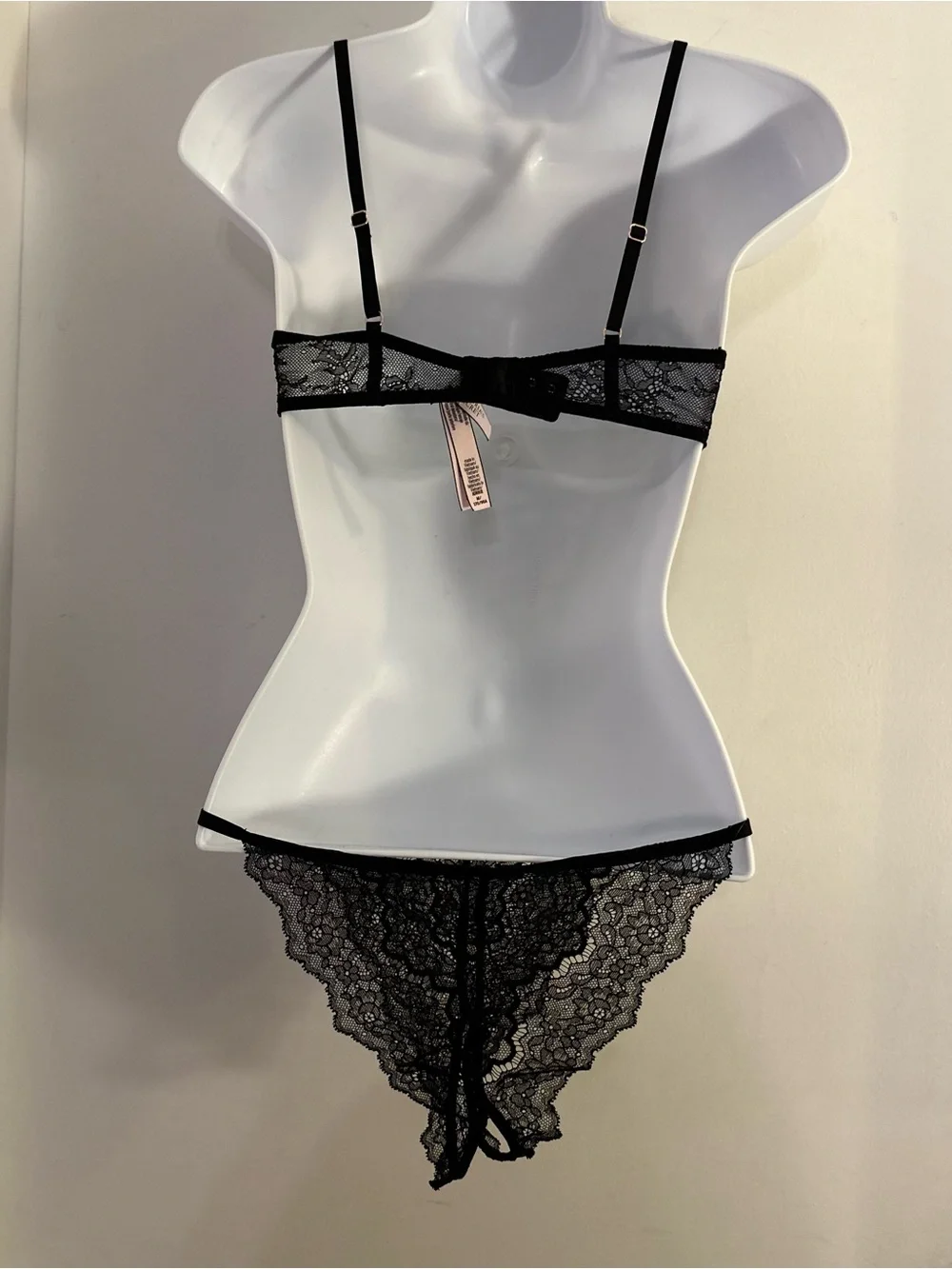 VS | Black Soft Cup Crotchless Bodysuit
